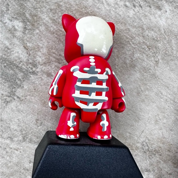 Toy2r 2.5" Qee series 4 X-Ray Cat toyer Kidrobot - Picture 2 of 2